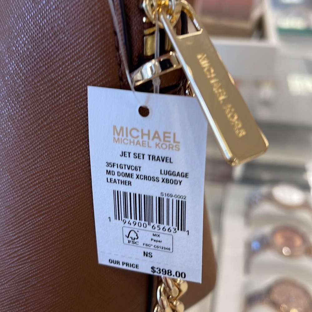 MICHAEL KORS
Jet Set Travel Medium Dome Crossbody Bag
Luggage 
NWT - Picture 13 of 16